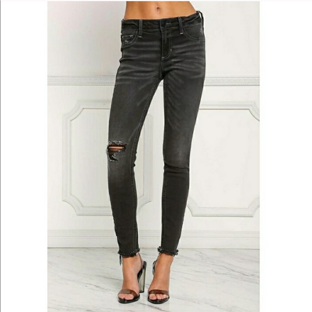 ♦️ LAST 2 Black Distressed Raw Hem Skinny Jeans